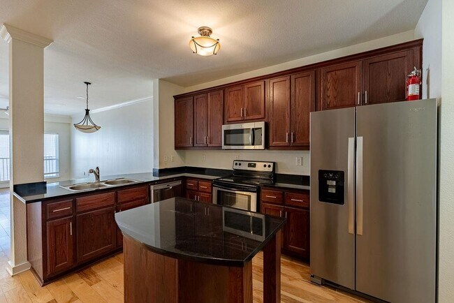 Foto del edificio - 910 W 25th St