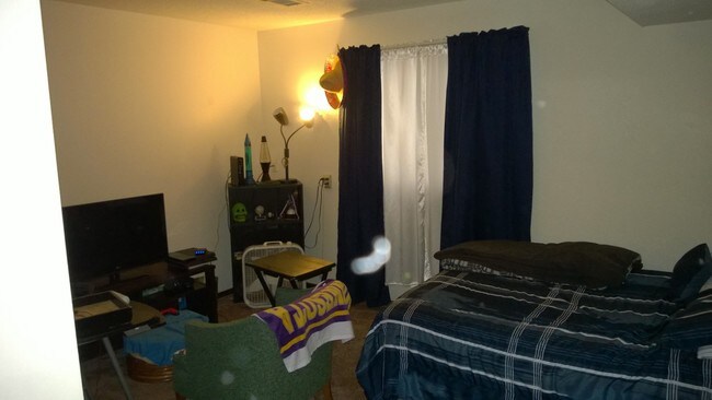 Bedroom 2 - 215 Fremont St