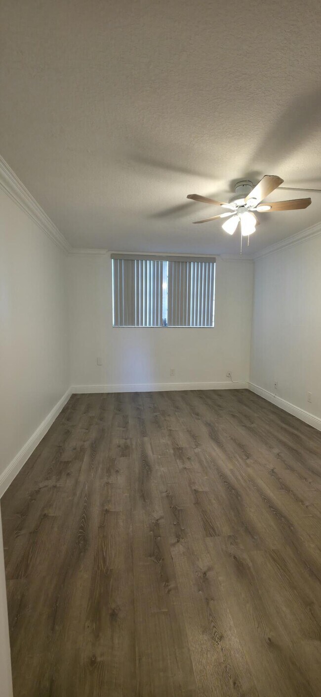 Foto del edificio - 6091 NW 61st Ave