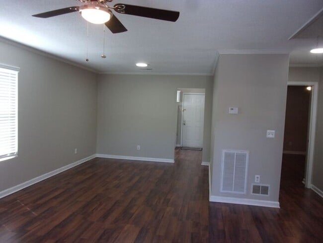 Foto del edificio - 2 Bedroom 2 Bath Duplex near Cherry Park