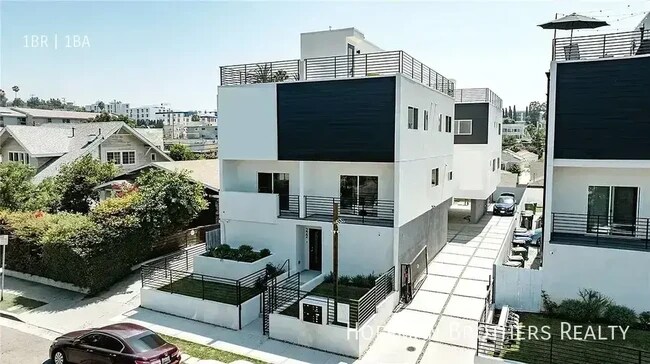 Foto del edificio - 218 N Coronado St