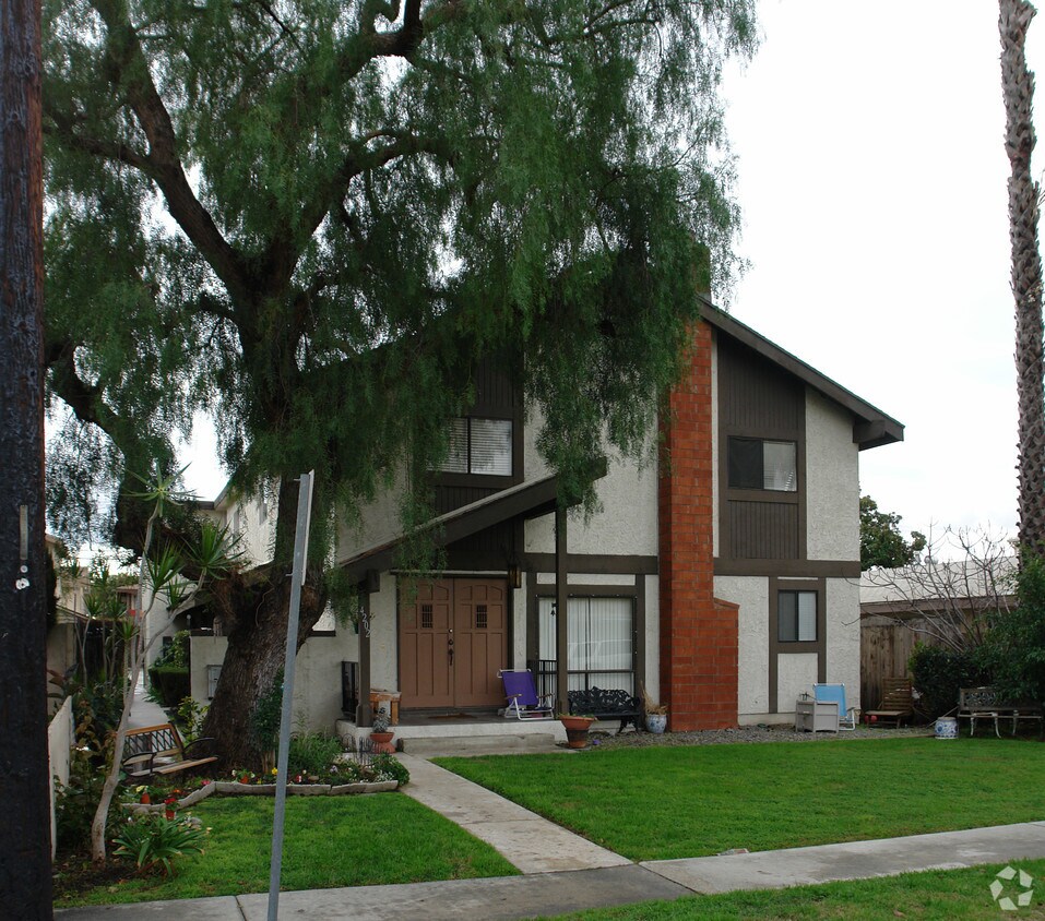 4202 Howard Ave, Los Alamitos, CA 90720 Apartments in Los Alamitos