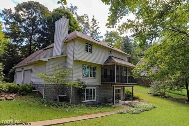 Building Photo - 4 br, 3.5 bath House - 15 Lakeside Dr