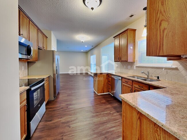Building Photo - 808 Vonkramer Ct