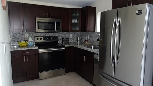Foto del edificio - 226 NE 25th Ave