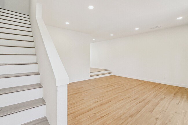 Building Photo - 15111 Freeman Ave