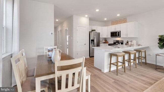 Building Photo - 211 Hermosa Dr