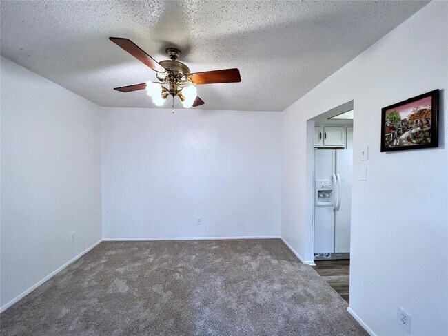 Building Photo - 2819 Capella Cir