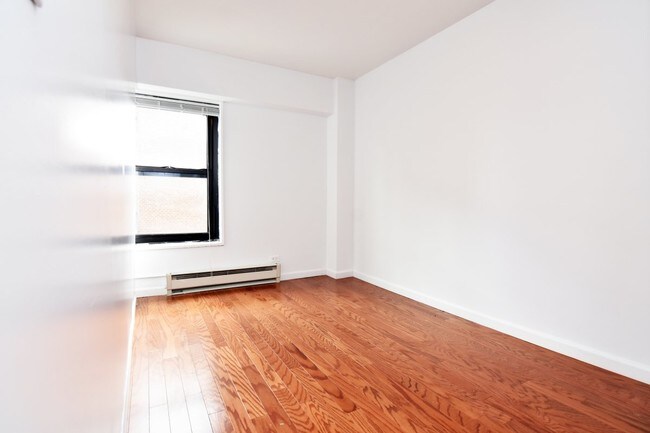 Foto del edificio - 301 West 130th Street