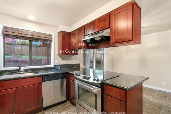 Building Photo - Beautiful Home in Convenient Sherwood Location with Stainless Steel Appliances!