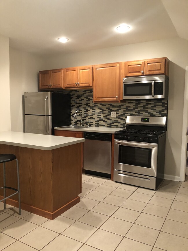 kitchen - 812 Cedar St