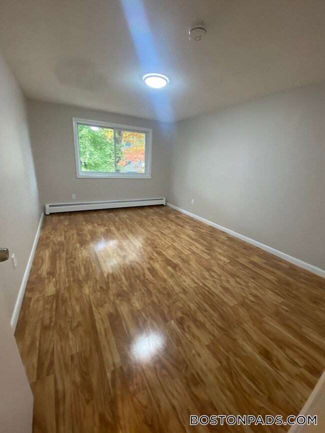 Foto del edificio - 140 Willard St