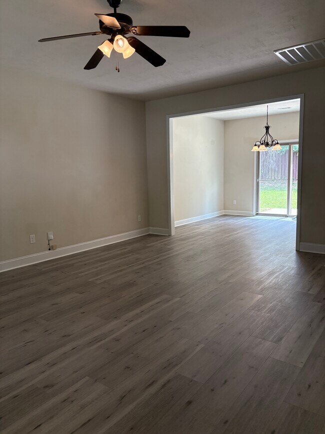 Sala de estar - 505 Cranberry Cir