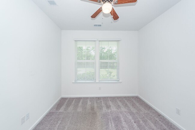 Foto del edificio - 4 Bedroom, 3.5 Bathroom Townhome in Foxbank Plantation - Moncks Corner