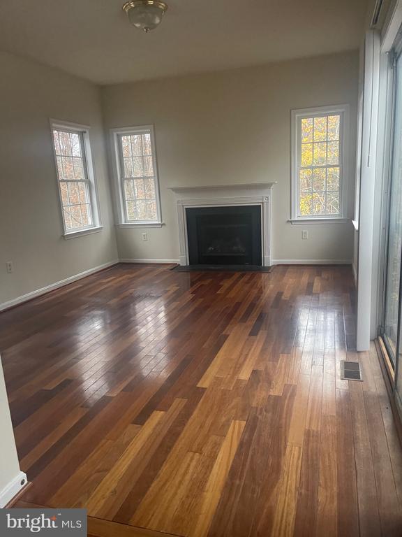 Foto principal - 90 Chelsea Manor Ln