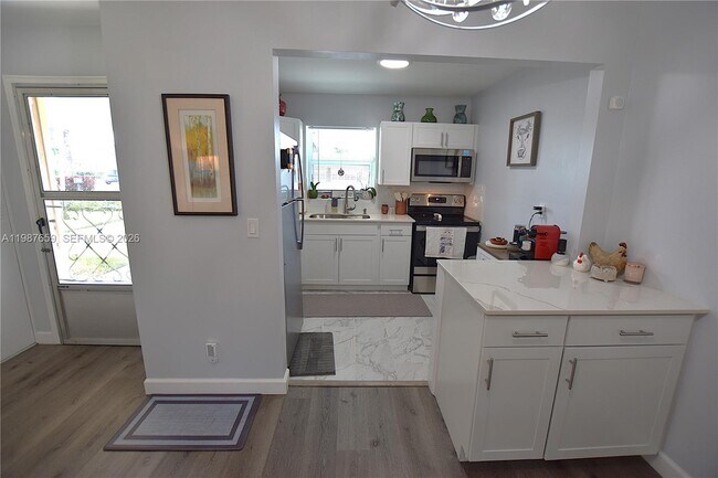 Foto del edificio - 2572 Emory Dr W