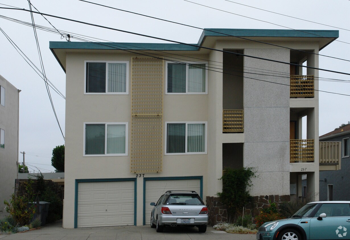 Building Photo - 237 Santa Lucia Ave