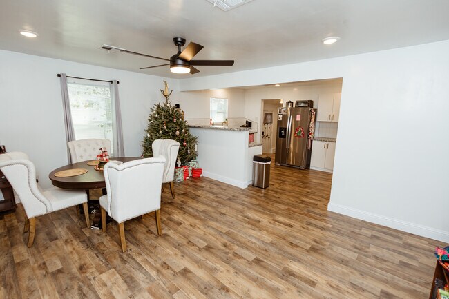 Building Photo - 3836 Leland Ave