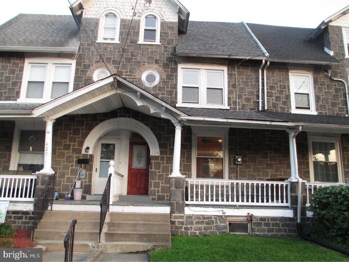 429 S 9th St, Perkasie, PA 18944 Townhome Rentals in Perkasie PA