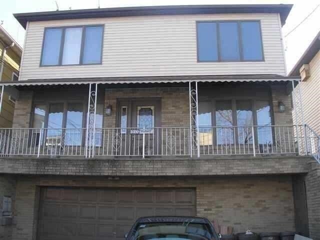 Building Photo - 520 Avenue A