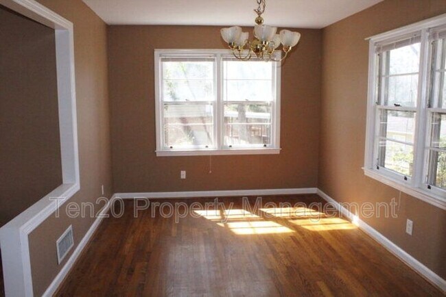 Building Photo - 7045 Land Dr