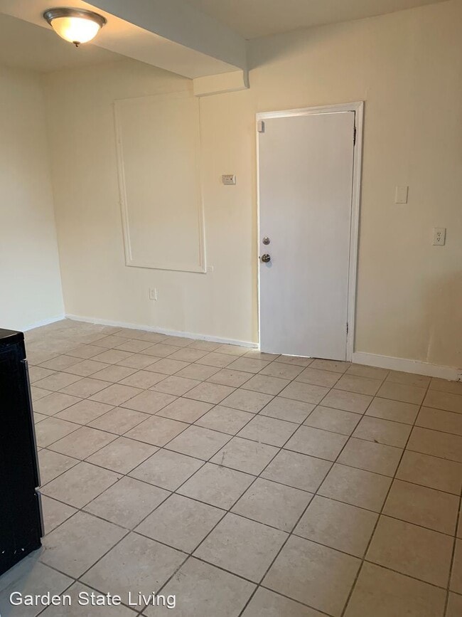 Building Photo - 5 br, 1.5 bath House - 791 S 14th St