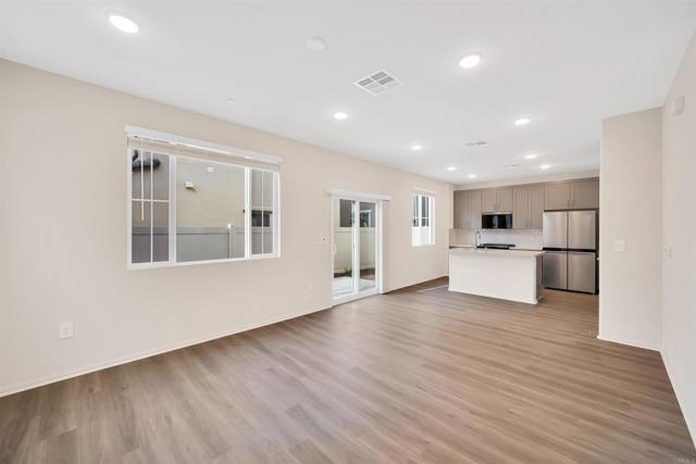 Foto del edificio - 28311 Via Moscotel