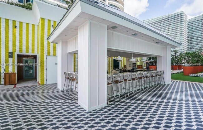 Foto del edificio - 1300 S Miami Ave