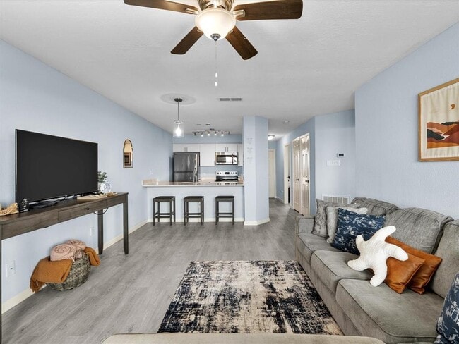 Building Photo - 7600 Seawall Blvd