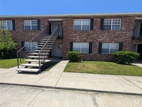 Building Photo - 6415 S Roberts Ave