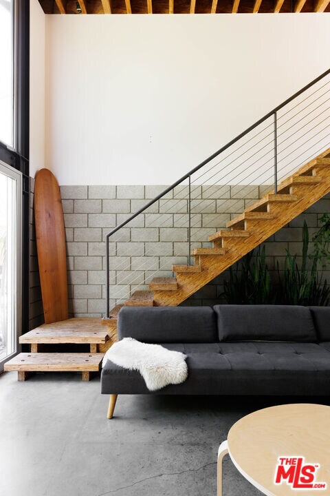 Building Photo - 3774 Ashwood Ave
