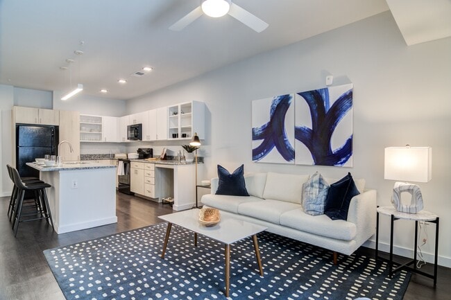 Building Photo - Avondale Hills