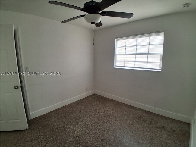 Foto del edificio - 3730 NW 4th Pl