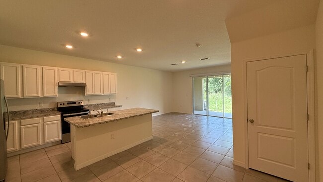 Building Photo - Discover the Charm of Feltrim Reserve! No ...