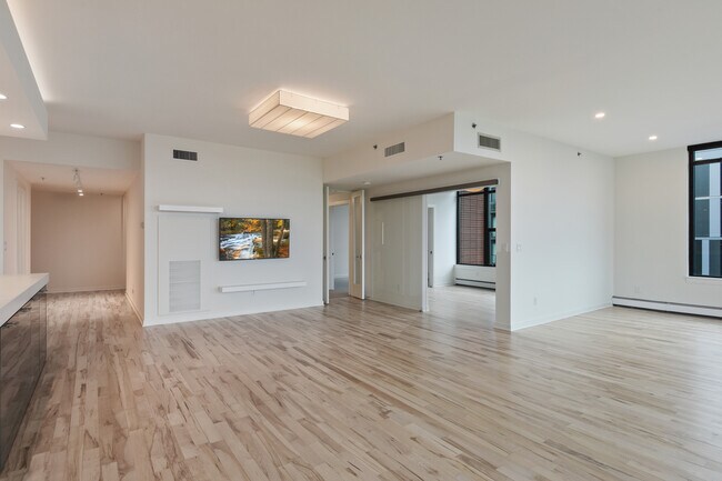 Foto del edificio - 215 10th Ave S