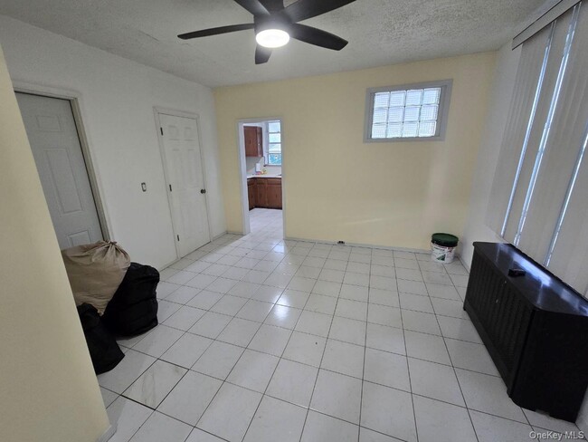 Foto del edificio - 3175 Layton Ave