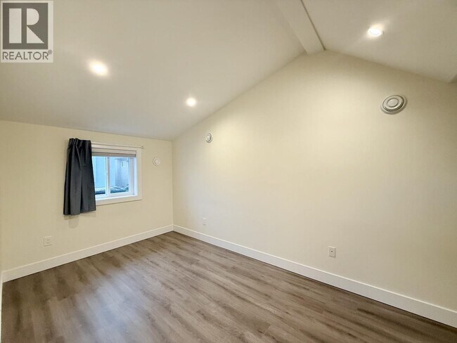 Building Photo - 6X W 47TH AVENUE