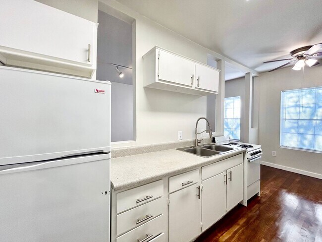 Foto del edificio - 4021 Mandell St