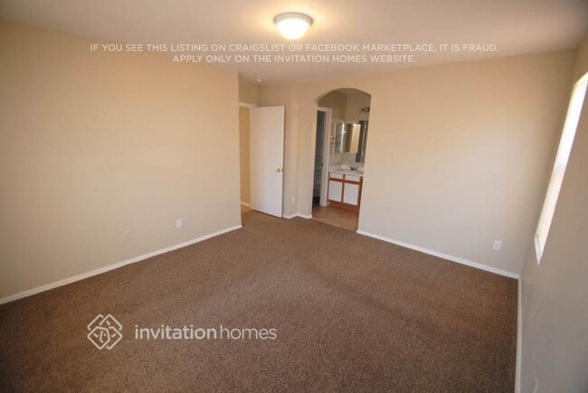 Building Photo - 725 S Parkwood