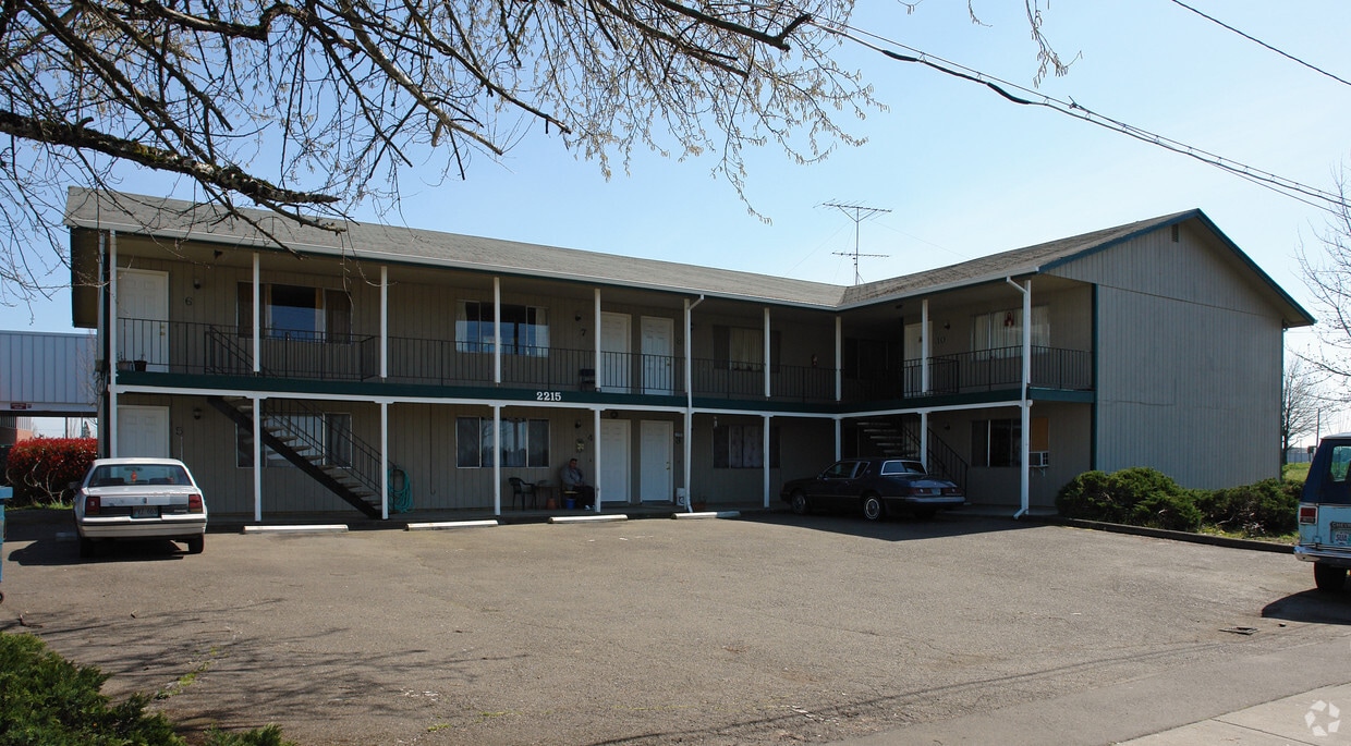 Primary Photo - 2215 Elm St SW