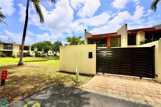 Building Photo - 7760 SW 103rd Pl
