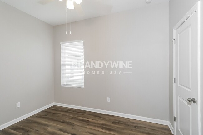 Building Photo - **1 MONTH RENT CREDIT** Raise a Toast to Y...