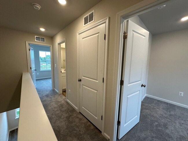 Building Photo - 318 Mineral Springs Rd
