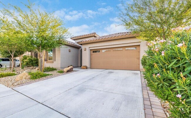 Foto del edificio - Gorgeous single level 4-bedroom, 3-bathroom home nestled in an upscale gated community in Peoria