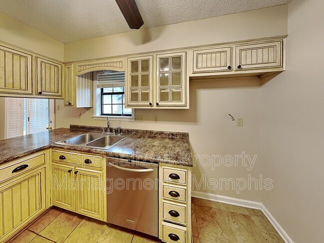 Building Photo - 6393 Barwick Dr