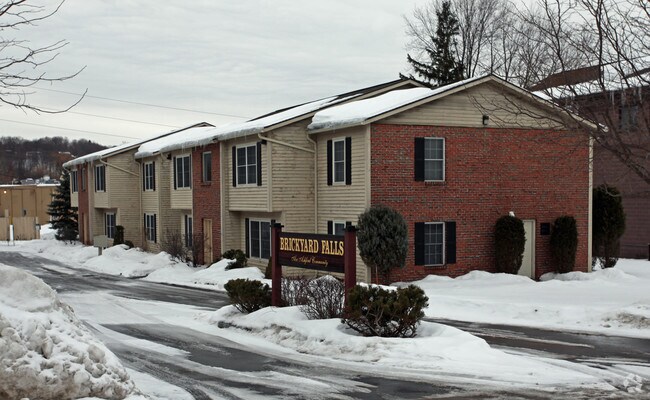 Brickyard Falls Apartments Apartments Manlius Ny Apartments Com