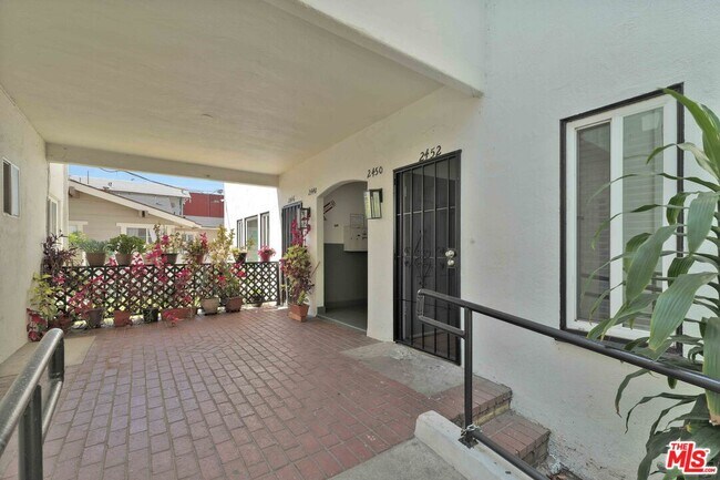 Foto del edificio - 2452 W 18th St