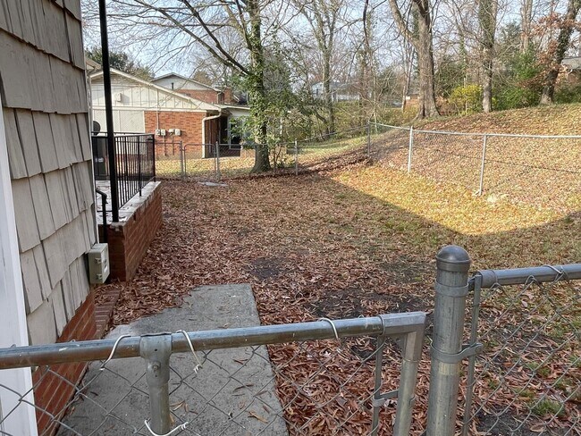 Photo - 1104 Robin Hood Rd House