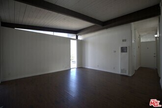 Building Photo - 11131 Rose Ave