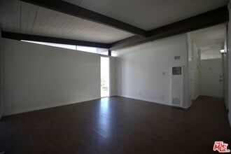 Building Photo - 11131 Rose Ave